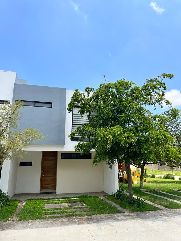 Casas nuevas en Venta, cerca de Plaza Calandrias, Zapopan